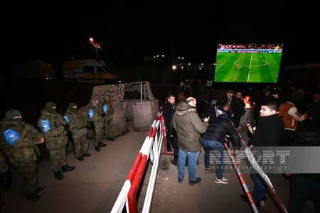 Şuşa-Xankəndi yolunda nümayişçilər və sülhməramlılara Fransa-Mərakeş oyununu izləmək üçün şərait yaradılıb