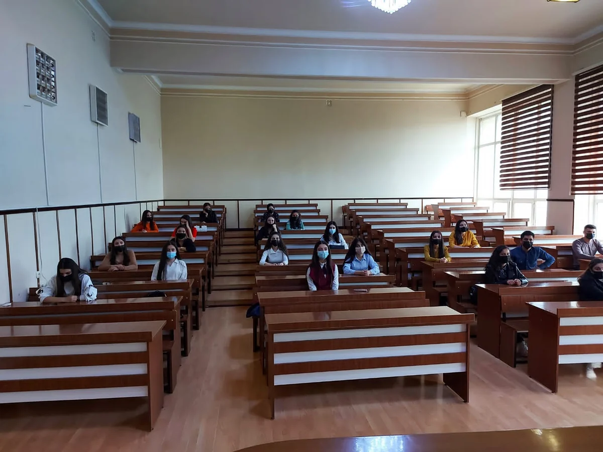 Tələbələr təhsil kreditinin şərtlərindən narazıdırlar - VİDEO