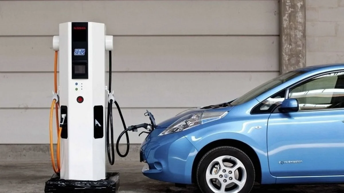 Fərdi evlərin həyətində elektromobillərin enerji doldurucuları üçün icazə tələb olunmayacaq