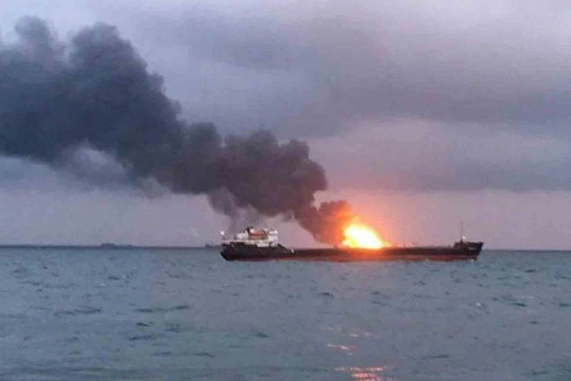 FHN: Xəzərdə təchizat gəmisindəki yanğının söndürülməsi işləri davam etdirilir - YENİLƏNİB