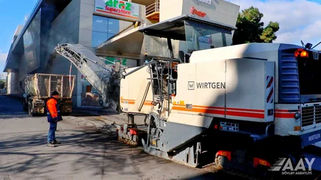 Bakının Fərid Ələkbərov küçəsinin bir hissəsi təmir edilir