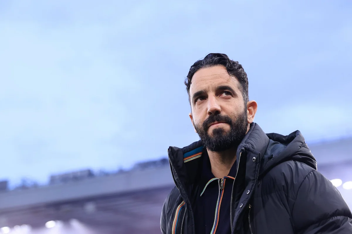 Mançester Yunaytedin baş məşqçisi dörd futbolçunun komandada qalmasını istəmir
