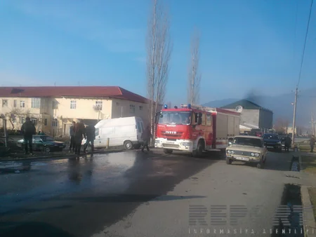 ​Qaxda iki avtomobil toqquşub, 4 nəfər xəsarət alıb - FOTO