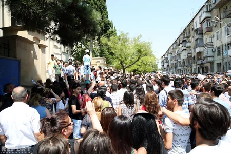 Exam excitement in Baku - PHOTO REPORT