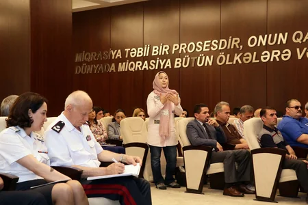 Dövlət Miqrasiya Xidmətinin rəisi Azərbaycanda qaçqın statusu alan şəxslərlə görüşüb