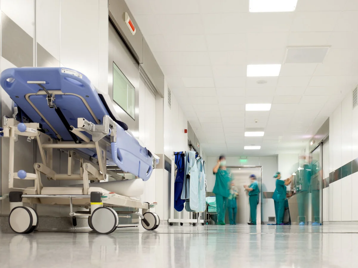 Bakıda 22 yaşlı gənc yol-nəqliyyat hadisəsində xəsarət alıb