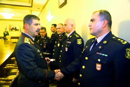 ​Bir qrup hərbi qulluqçuya polkovnik hərbi rütbəsi təqdim olunub