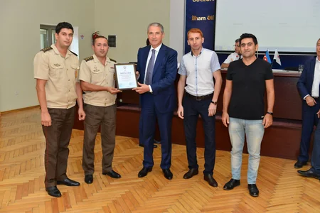 Azərikimya İB-də Neftçilər gününə həsr olunmuş “Xəmsə” bilik yarışı keçirilib