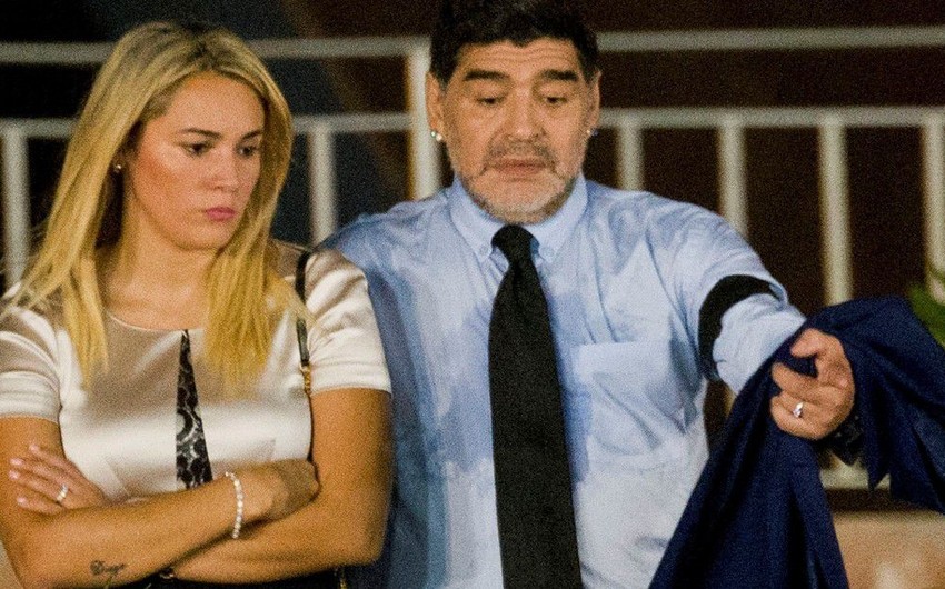 Dieqo Maradona keçmiş sevgilisini məhkəməyə verir