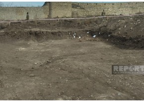Komissiya: Əsgərandakı kütləvi məzarlıqda Xocalı soyqırımı qurbanlarının basdırıldığı güman olunur