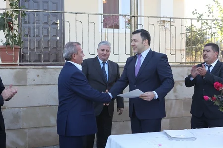 Müharibə əlilləri və şəhid ailələrinə yeni fərdi yaşayış evləri verilib