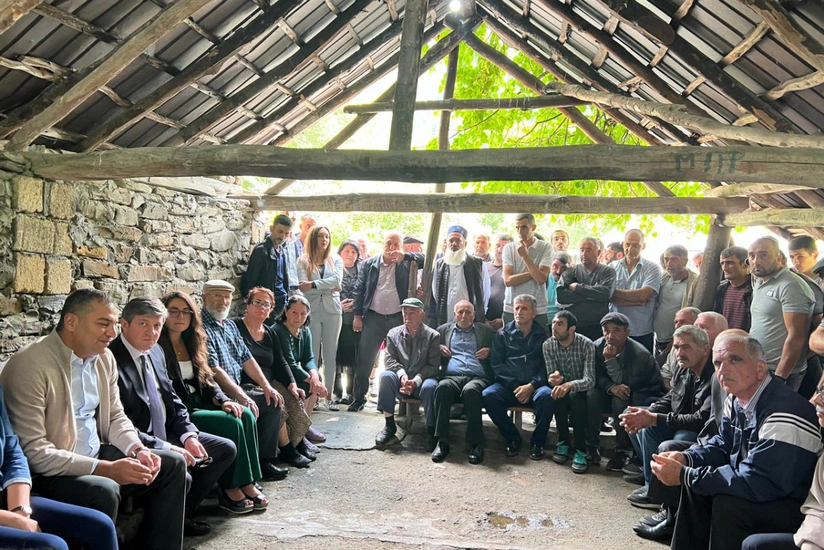 Fuad Nağıyev Qəbələ rayonunun Duruca kəndinin sakinləri ilə görüşüb