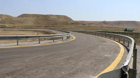 Azərbaycan Gürcüstanla sərhəddə yeni yol hissələri salıb