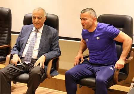 Qarabağın prezidenti BATE ilə cavab oyunu öncəsi klubu ziyarət edib