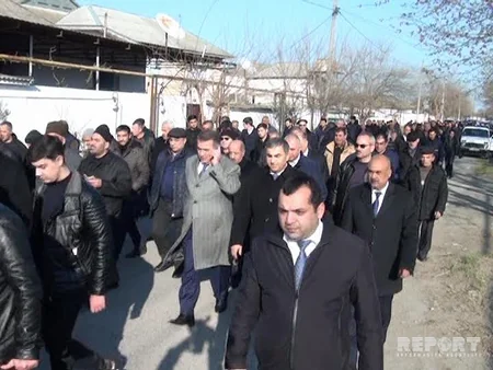 Meyiti tapılan neftçi dəfn edilib - FOTO