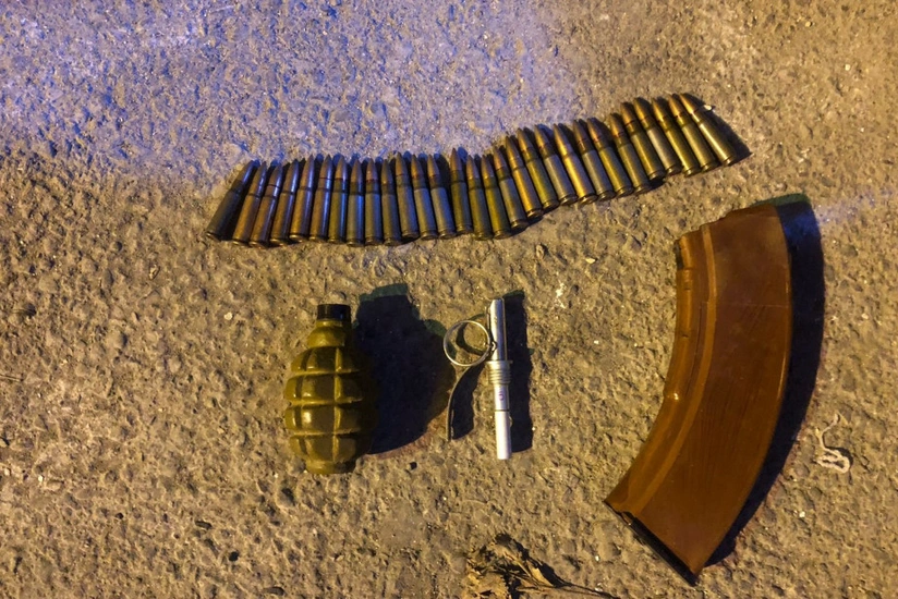 Bakıda küçədə əl qumbarası və avtomat aşkarlanıb