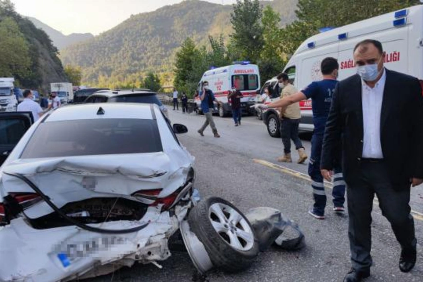 Türkiyədə zəncirvari qəzada 12 nəfər xəsarət alıb