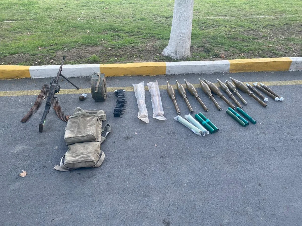 Polis Ağcabədi sakininin Xocavənddə tapdığı silah-sursatı götürdü