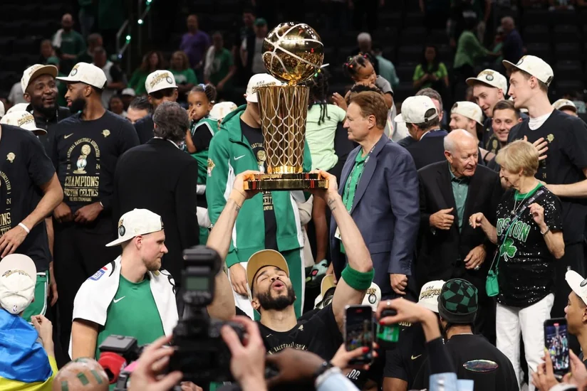 NBA klubunun çempionluğunu qeyd edən azarkeşlər xəsarət alıblar