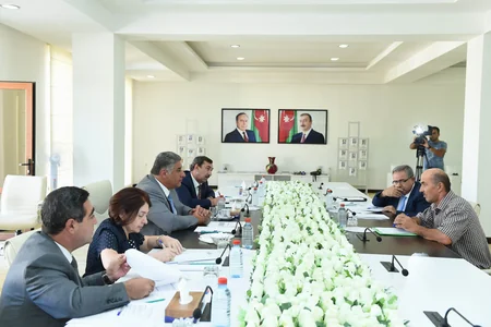 10 vətəndaş Azad Rəhimova iş üçün müraciət edib - FOTO