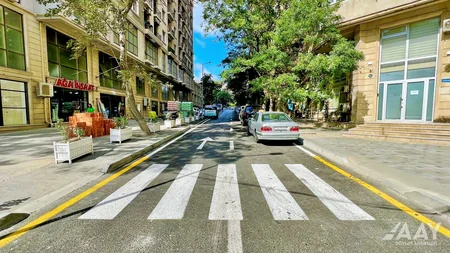 Bakının Əliəşrəf Əlizadə və Tələt Şıxəliyev küçələri əsaslı təmir edilib