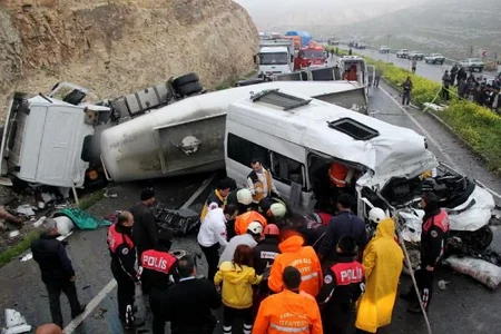 Traffic accident in southeast Turkey leaves 13 dead