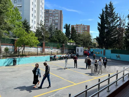 Türkiyədə seçki məntəqələrində izdiham müşahidə olunur - REPORTAJ