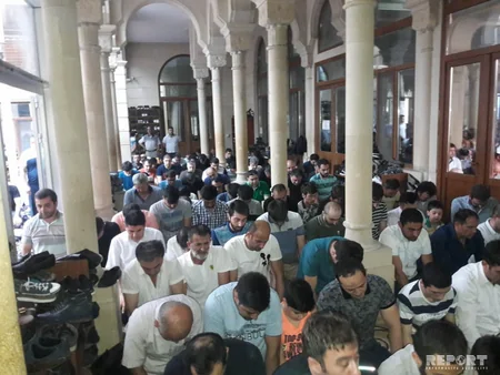 Eid prayer performed in Baku mosques -PHOTO