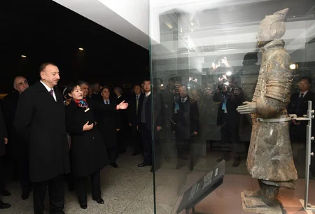 Azərbaycan Prezidenti Çinin Sian şəhərindəki Terrakota Ordusu Muzeyi ilə tanış olub