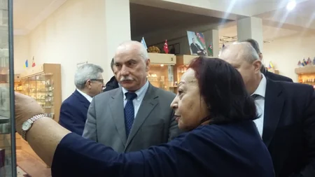 Belarusun rabitə və informasiyalaşdırma naziri Miniatür Kitabı Muzeyini ziyarət edib