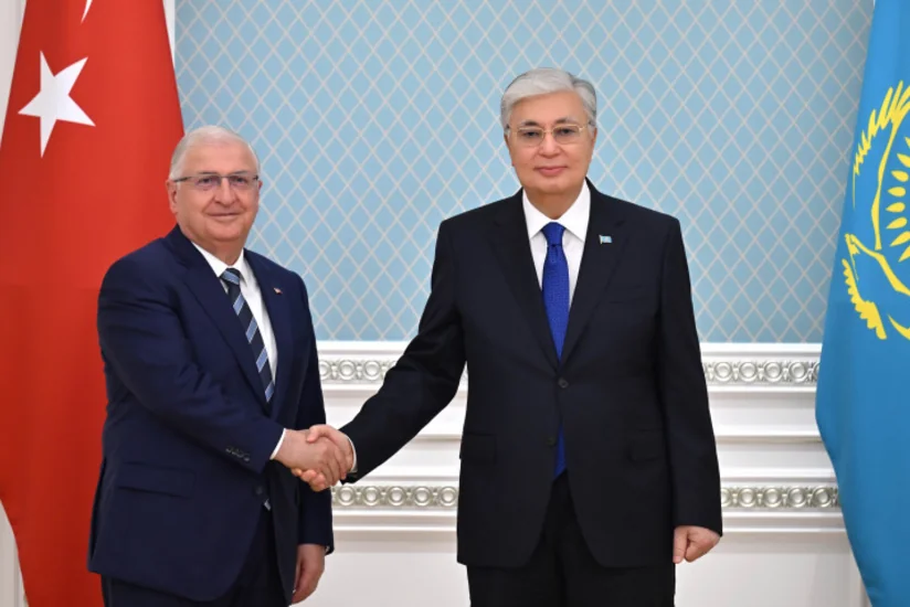 Qazaxıstan Prezidenti Türkiyənin milli müdafiə nazirini qəbul edib