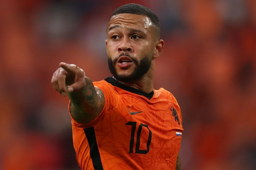 Barselona niderlandlı hücumçunu transfer etdi
