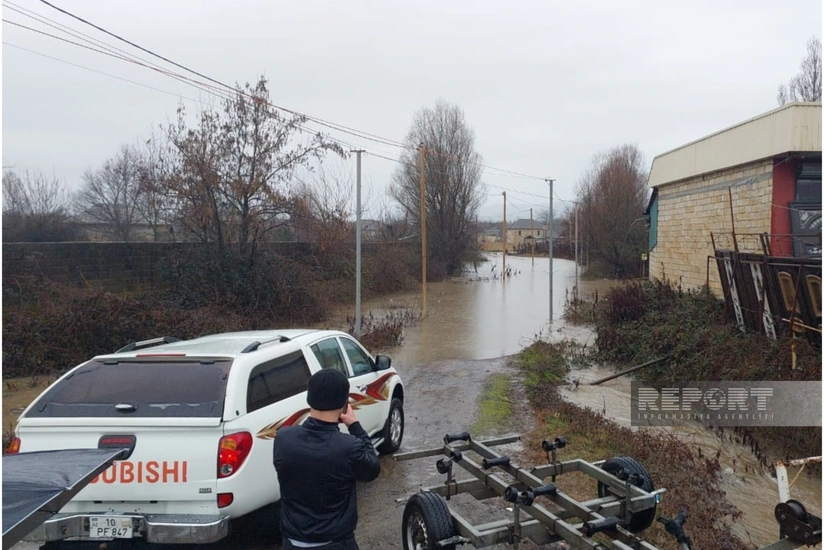 Lənkəranın bir sıra kəndlərini su basıb, 22 nəfər təxliyə olunub - RƏSMİ