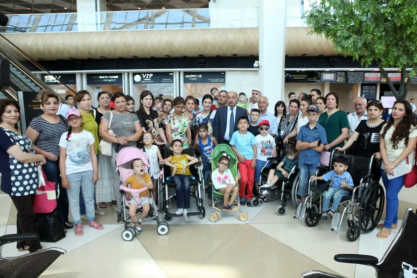 Nazirlik daha 25 nəfər sağlamlıq imkanları məhdud uşağı Türkiyəyə müalicəyə göndərib