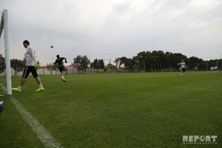 Neftçi Qarabağla final oyunuöncəsi son məşqini keçirib