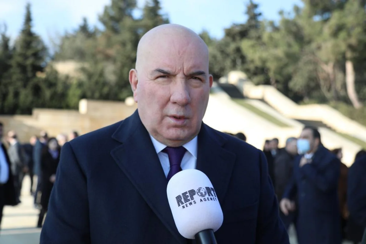 Elman Rüstəmov: “Neftin qiyməti manatın məzənnəsinə ciddi dəstəkdir”