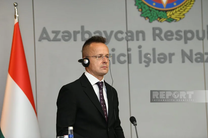 Сийярто: Венгрия приветствует прогресс в нормализации отношений между Баку и Ереваном