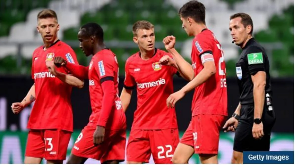 Bayer səfərdə Verderi darmadağın etdi