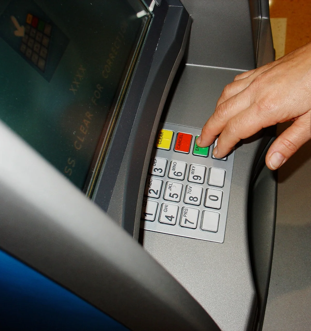 Azərbaycan Beynəlxalq Bankı bankomat problemini həll edib