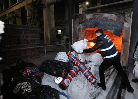 Azərbaycan gömrükçülərinin dövriyyədən götürdüyü 5,1 tondan çox narkotik məhv edilib