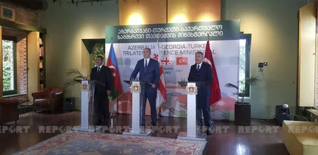 Azərbaycan, Türkiyə və Gürcüstan müdafiə nazirlərinin müzakirə etdikləri məsələlər açıqlanıb
