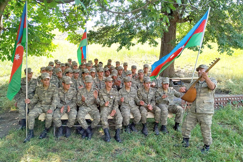 Azad edilmiş ərazilərdə dislokasiya olunmuş bölmələrdə görüş keçirilib
