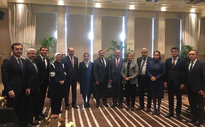 Əbülfəs Qarayev Türkiyəyə gedib
