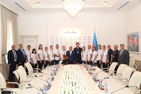 Saleh Məmmədov İslamiadada gümüş medal qazanan həndbol yığmasını qəbul edib