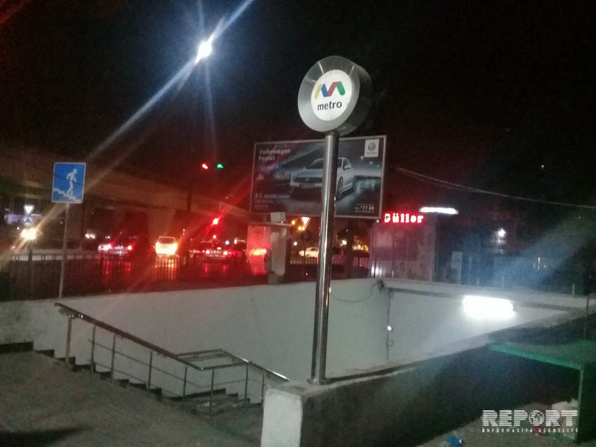 20 Yanvar metrostansiyasının girişində gənc oğlan bıçaqlanıb - FOTO