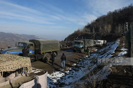 Bu gün Xankəndi-Laçın yolunda sülhməramlıların 56 avtomobili maneəsiz keçib - YENİLƏNİB-9