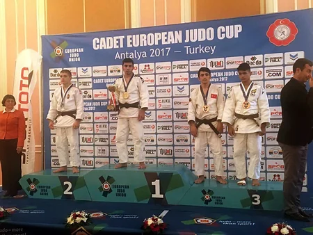 Yeniyetmə cüdoçularımız Antalyada 3 qızıl və 1 bürünc medal qazanıblar