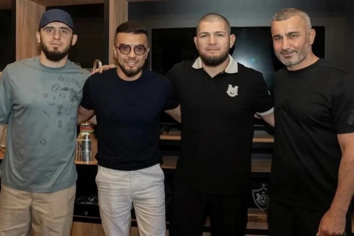 Həbib Nurməhəmmədovla İslam Maxaçev Bakıya gəliblər