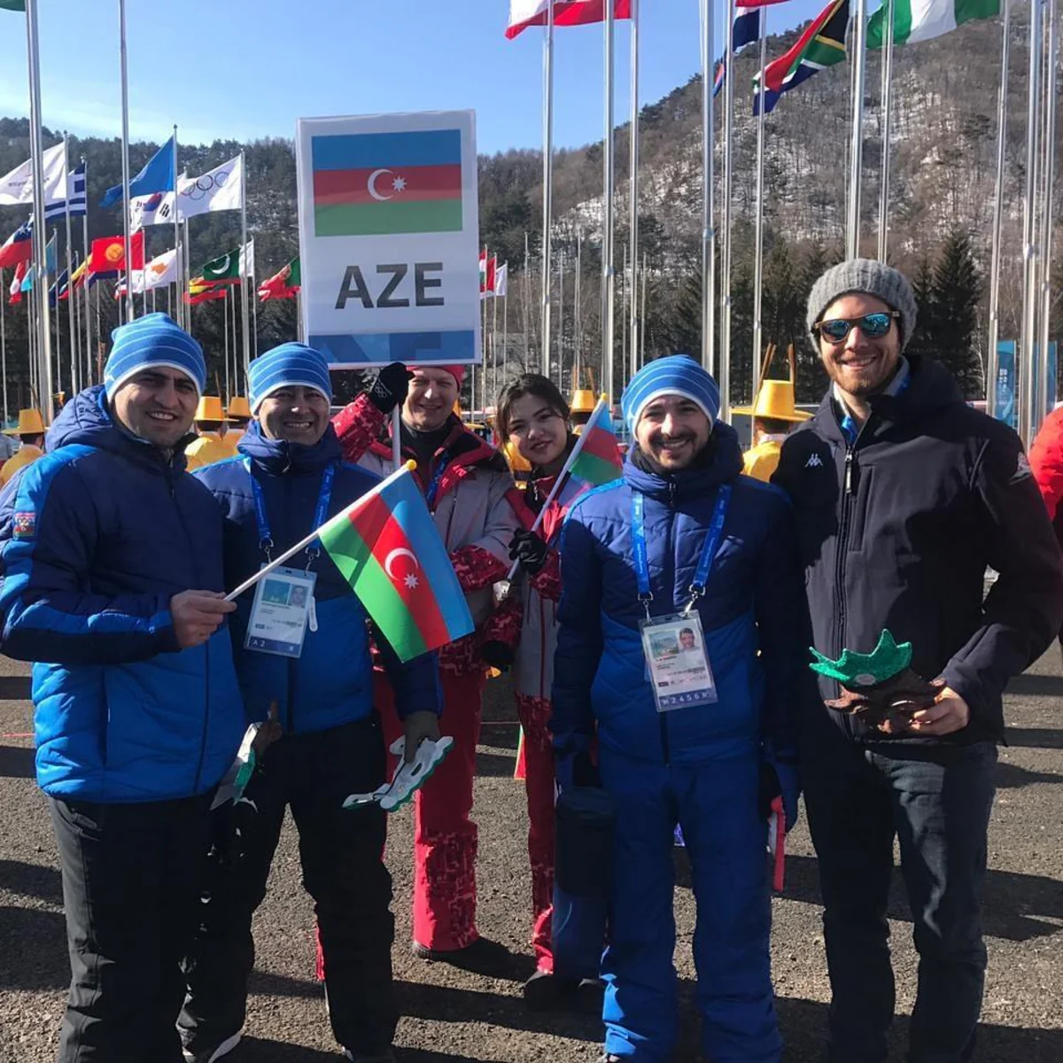 Cənubi Koreyadakı Olimpiya Kəndində Azərbaycan bayrağı qaldırılıb
