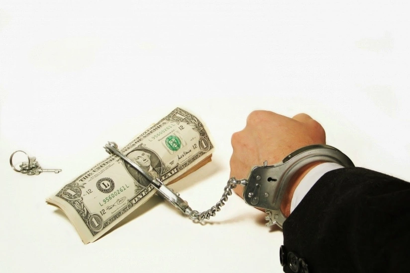 Bakıda rüşvətə görə həbs edilən sabiq polis əməkdaşına hökm oxunub